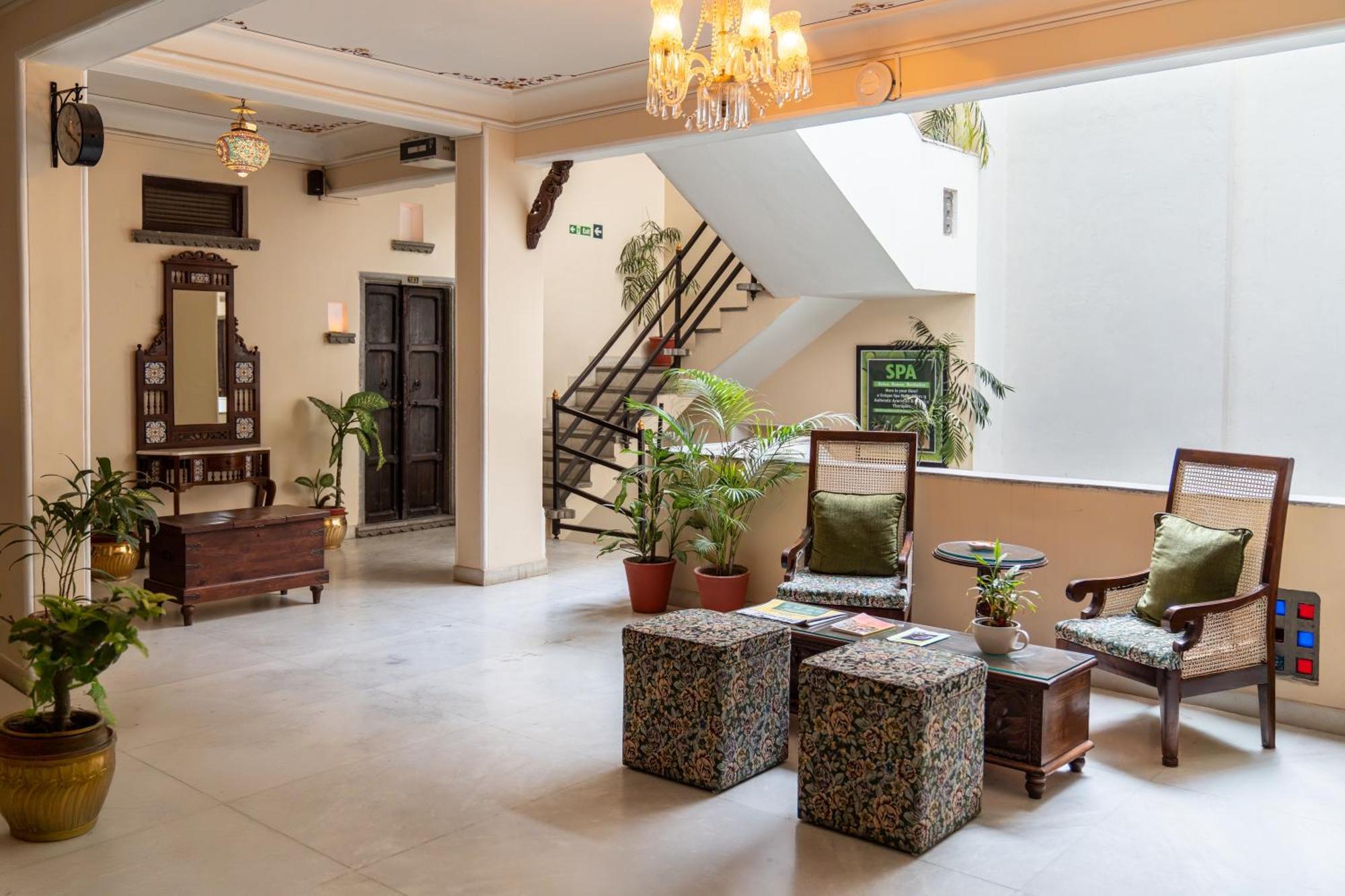 Udaigarh - Udaipur Hotell Exteriör bild