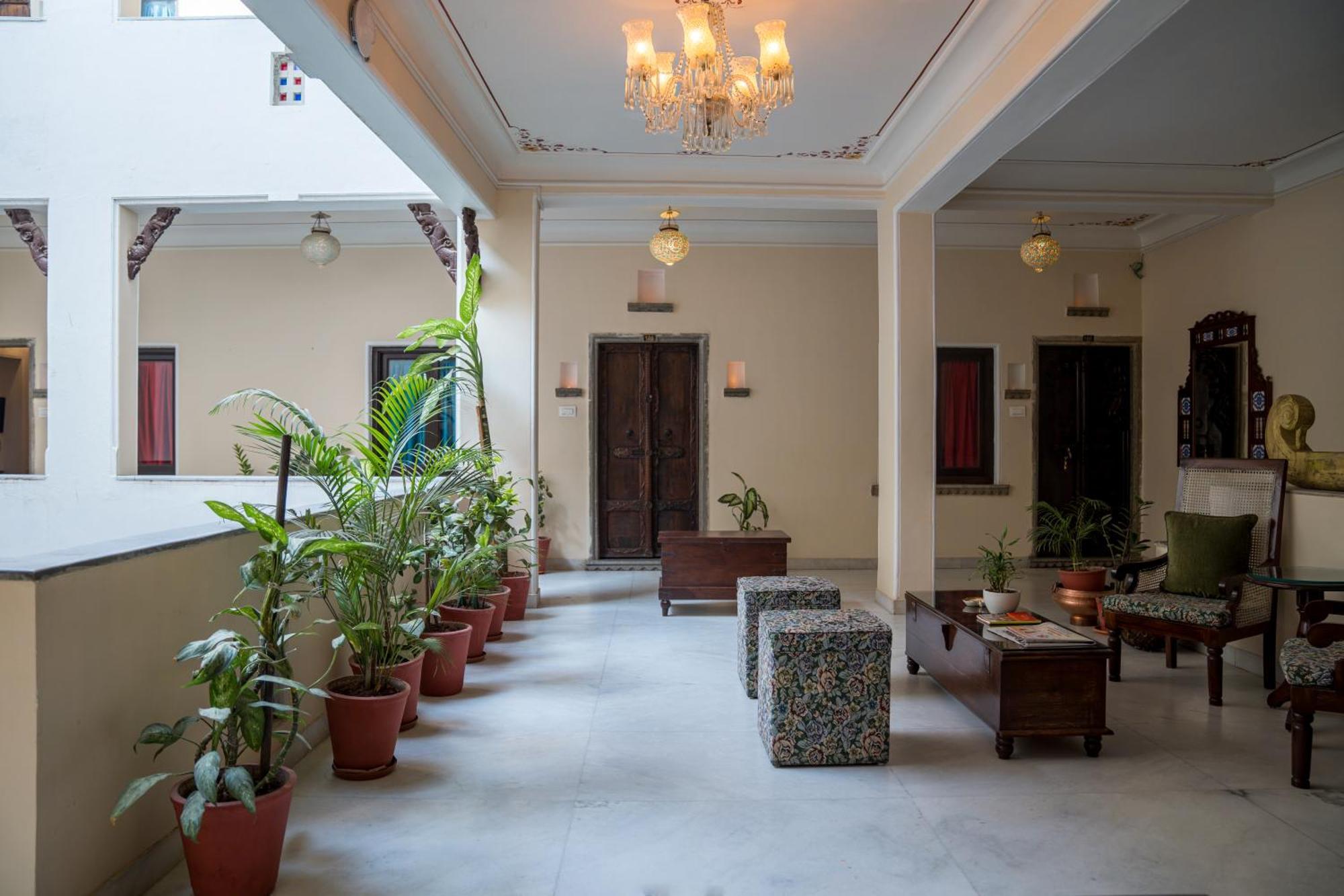 Udaigarh - Udaipur Hotell Exteriör bild